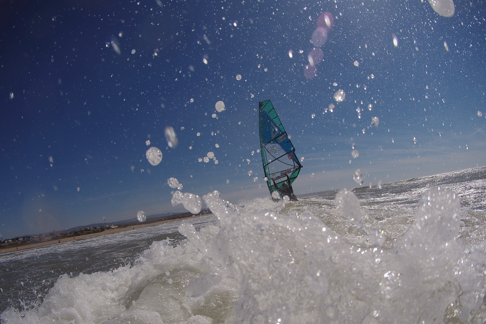 Die Rollei action one im Praxistest beim Windsurfen